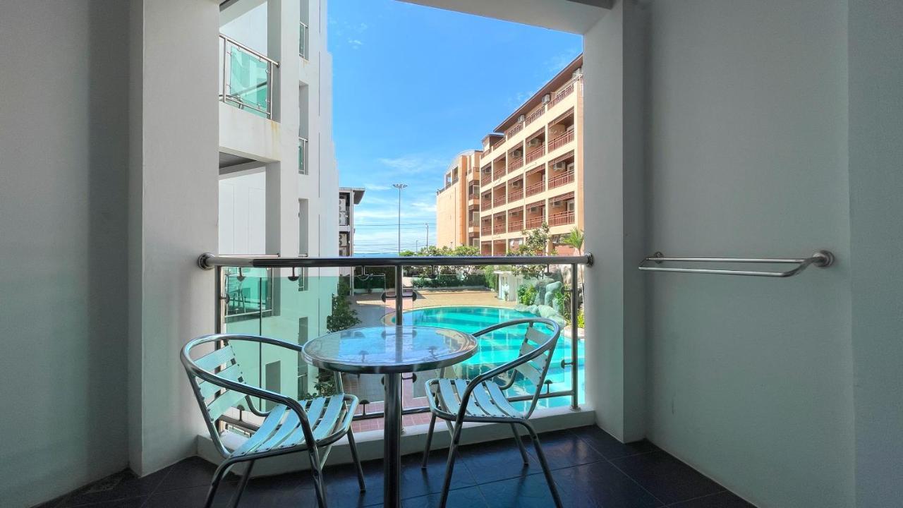 Dragon Beach Resort , Jomtien Beach Pattaya Bagian luar foto