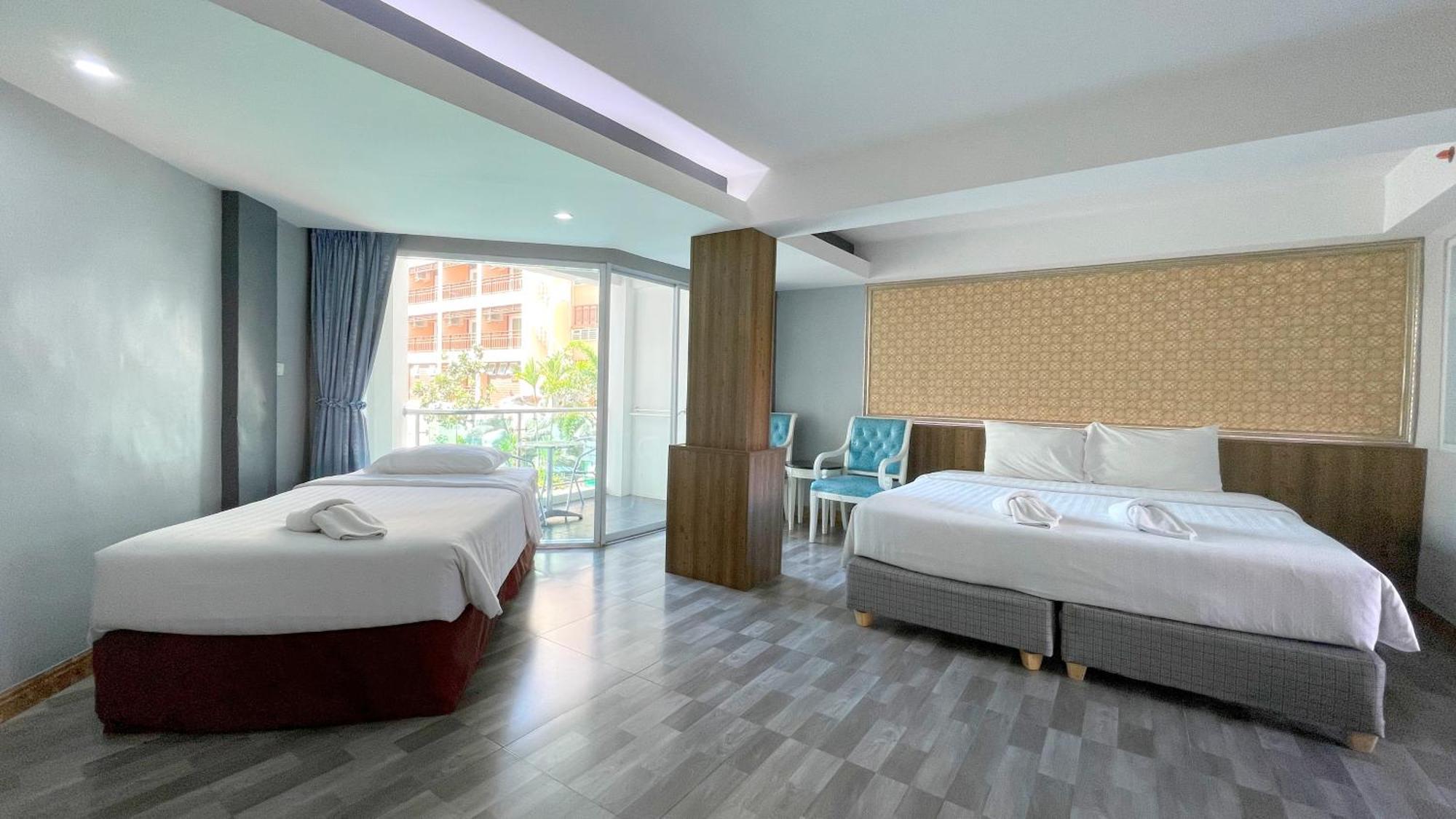 Dragon Beach Resort , Jomtien Beach Pattaya Bagian luar foto