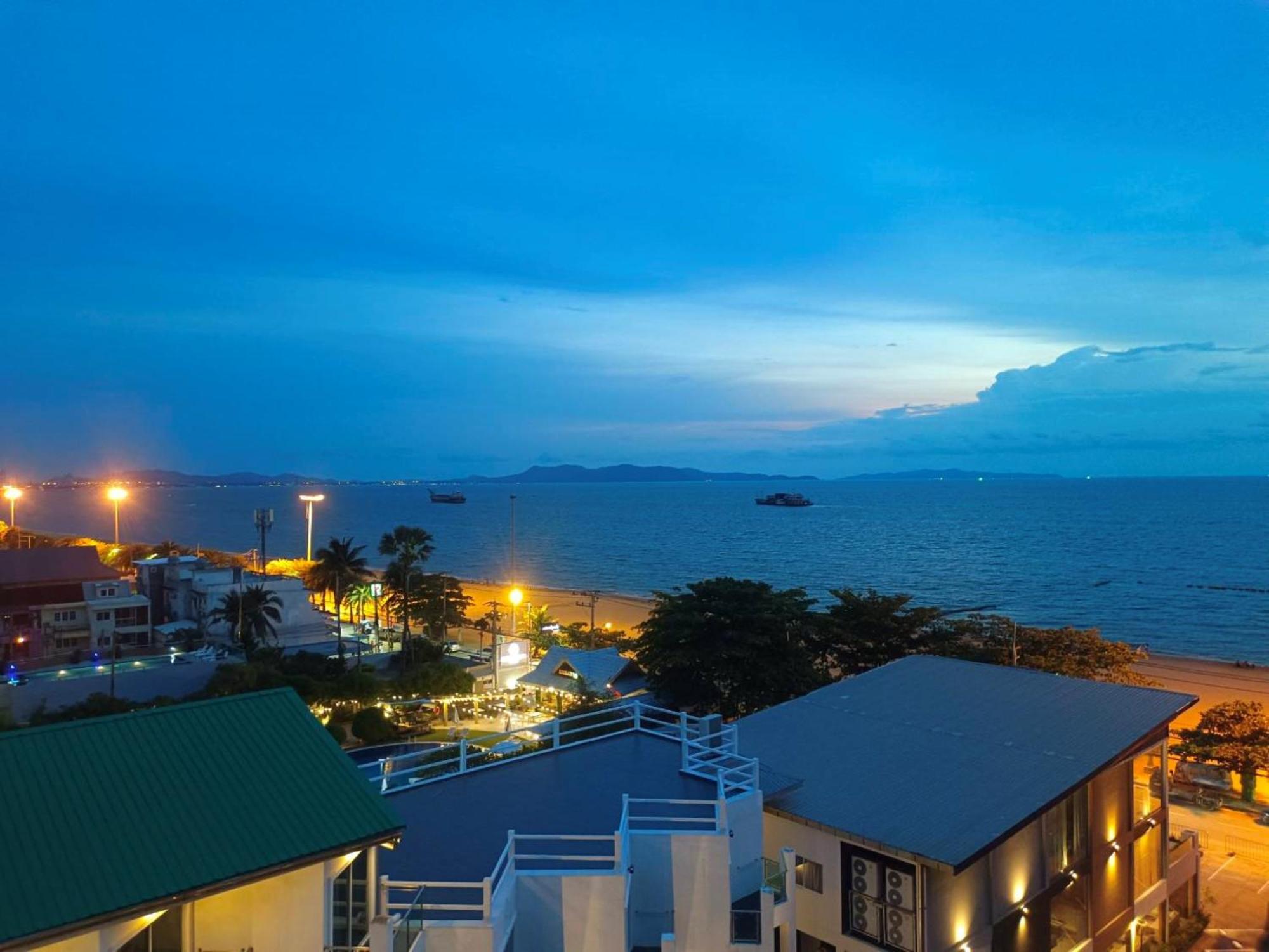 Dragon Beach Resort , Jomtien Beach Pattaya Bagian luar foto