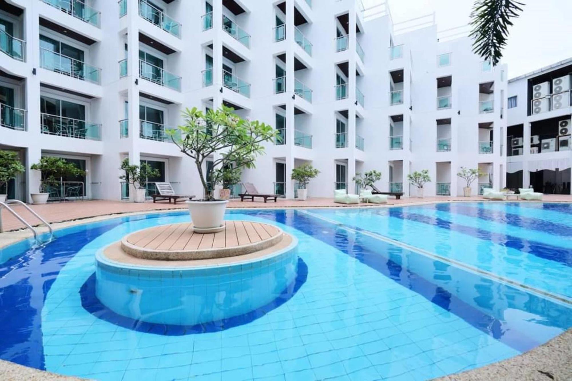 Dragon Beach Resort , Jomtien Beach Pattaya Bagian luar foto
